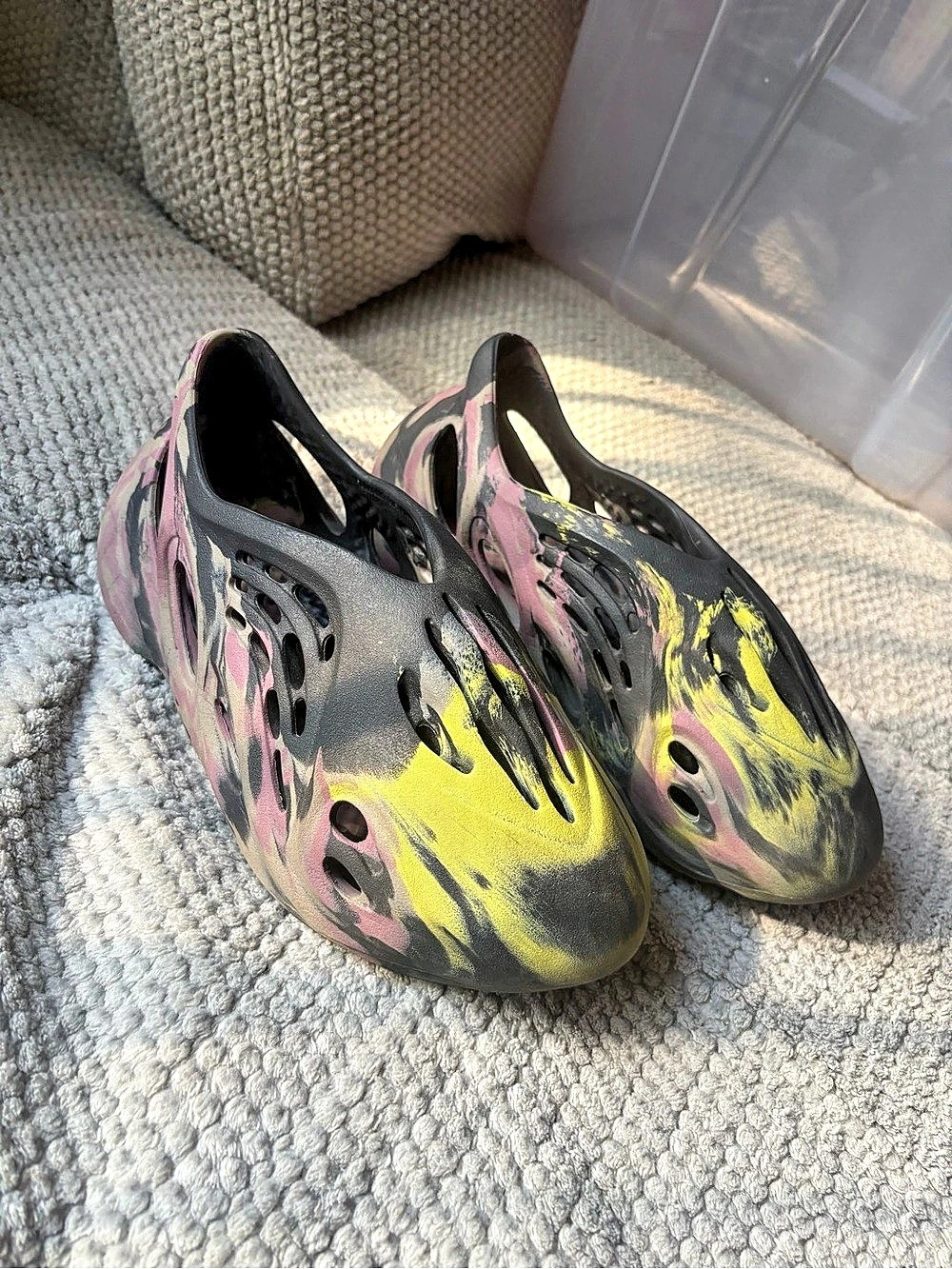 adidas YZY Foam RNNR Foam Sneakers Black & Pink US 8